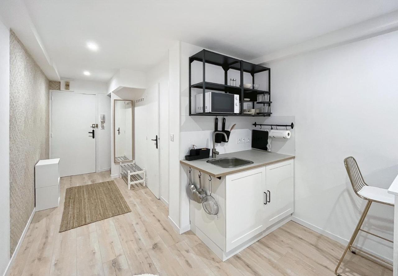 Studio Avec Terrasse - Centre Historique Apartment ก็อง ภายนอก รูปภาพ